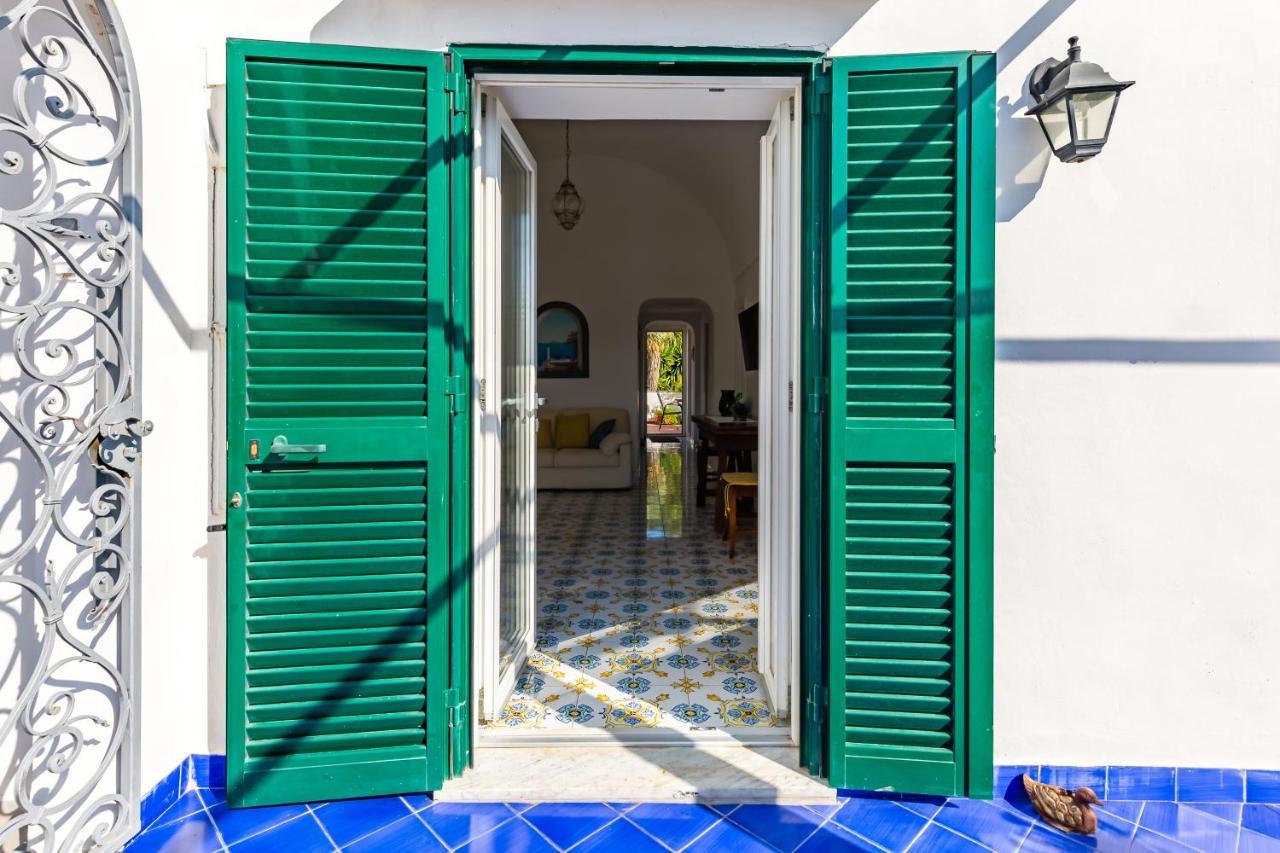 Capri Turquoise By Napoliapartments Exteriör bild