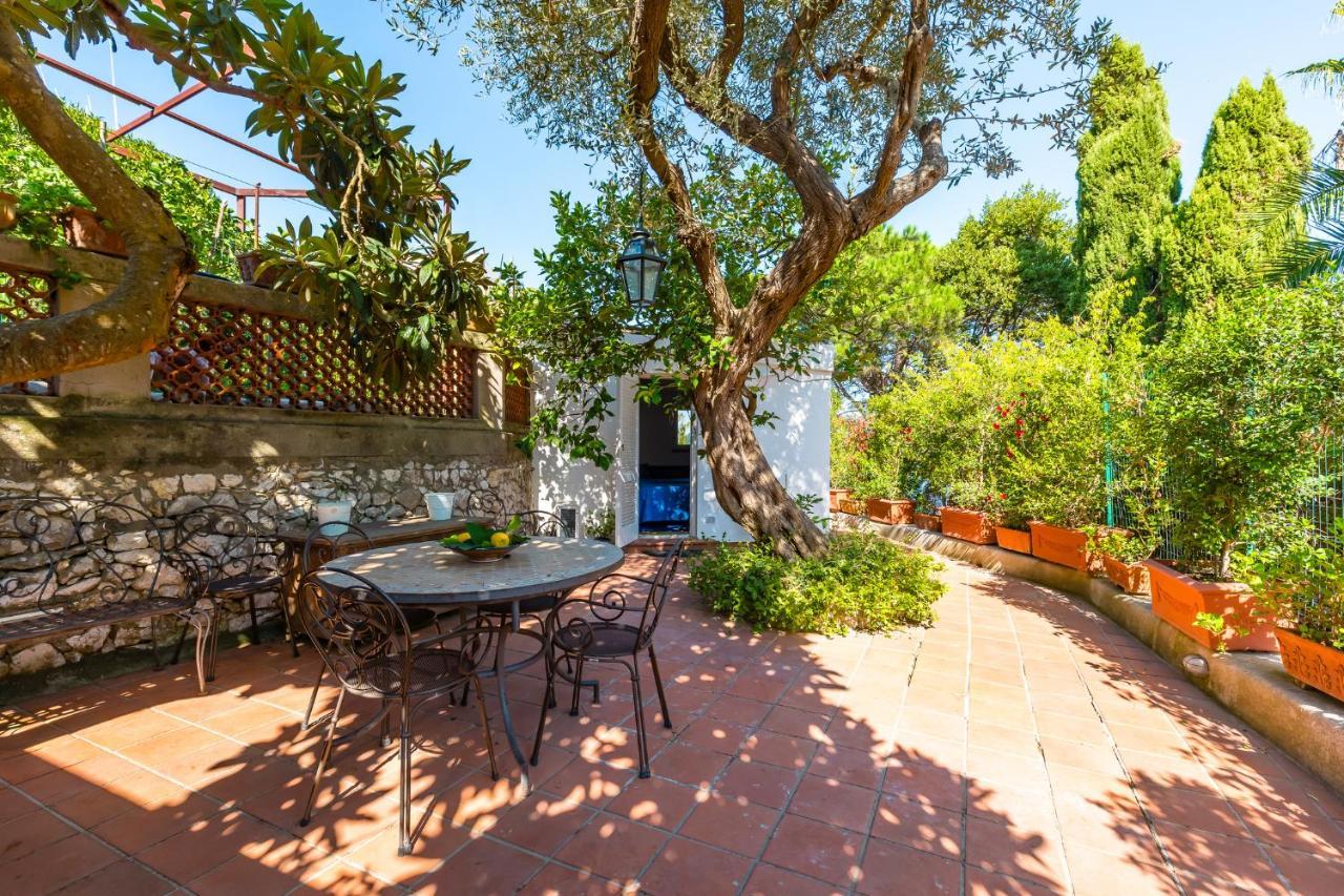 Capri Turquoise By Napoliapartments Exteriör bild