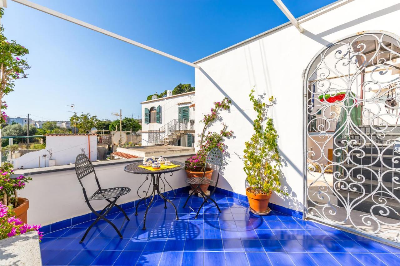 Capri Turquoise By Napoliapartments Exteriör bild